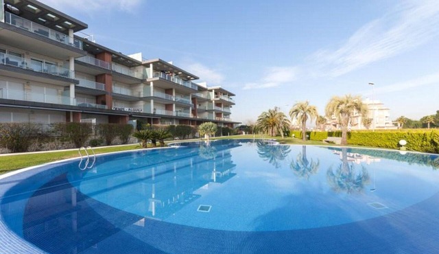 Poema - Apartment In Urbanització Platja D'oliva