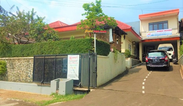 Poetri Guest House Syariah near Kebun Raya Bogor