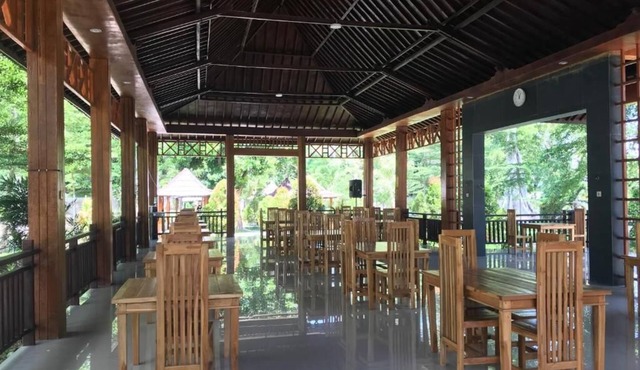 Pohon Purba Resort & Restaurant