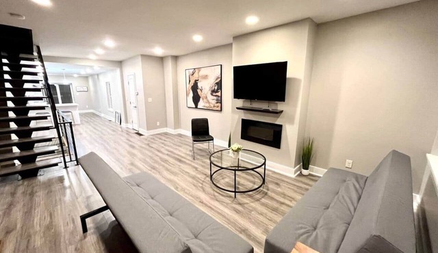 Point breeze, full house, 4 room,back yard.