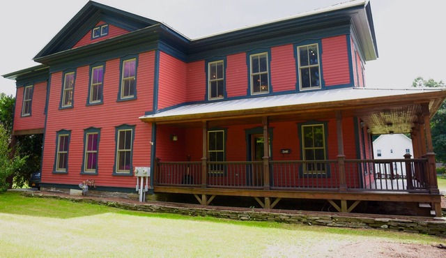 Point Mountain Guest House - An outstanding village