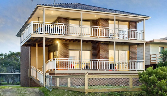 POINT NEPEAN BAYSIDE BLISS - SLEEPS 12 - BEACH ACCESS & SPECTACULAR VIEWS RYE
