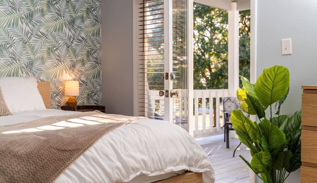 Point Oasis | The Point Beach·Decks·Sleeps 7·EI