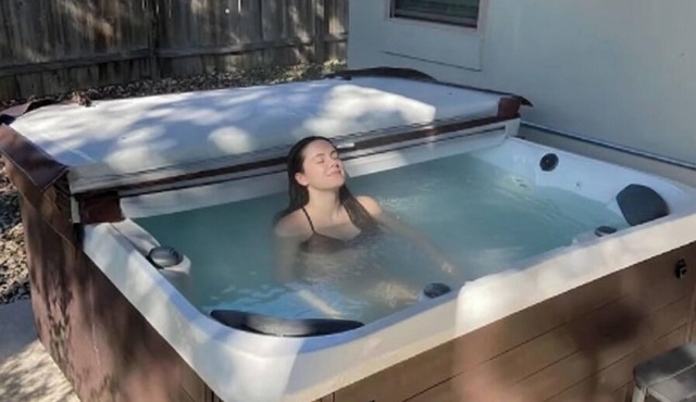 Point Venture Lakehouse: Hot Tub, Pool & Views