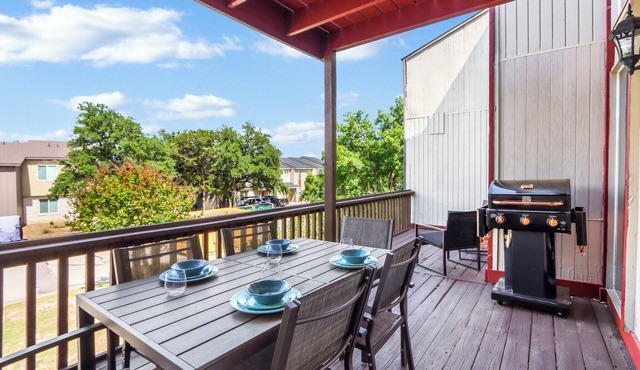 Point Venture Resort Condo w/Community Pool, Pickleball, Fire Pit & Lake