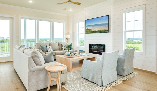 Pointe West BRAND-NEW luxury custom home, 5 BR/4 BA amazing view of West Bay!