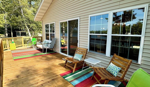 Pointview Cottage overlooking Crooked Lake