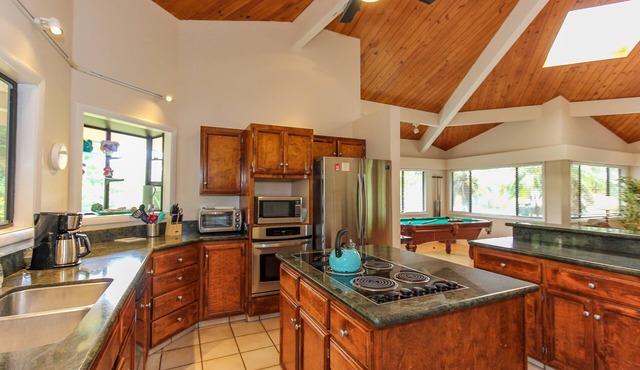 Poipu Kauai Vacation Home, 3 BD/2 BA Easy Walk to World's Best Beaches, A/C