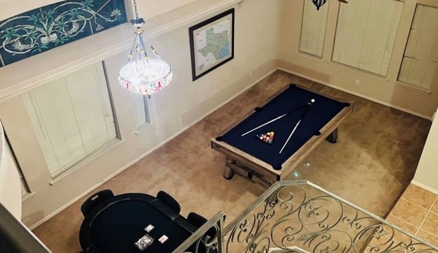 Poker/Pool Table Room! Very Speacious Westside Home Pet Friendly