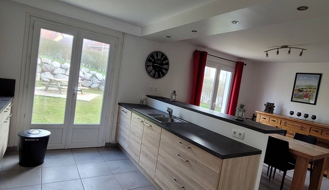 Pol ter: the gite 400m from the beach