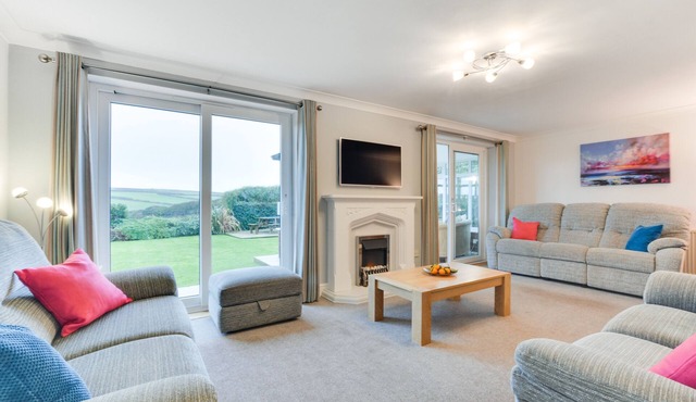 Polbream - Four Bedroom House, Sleeps 8