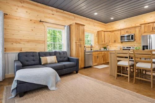 Pole Barn - Rustic 1BR Family Retreat with Open Views