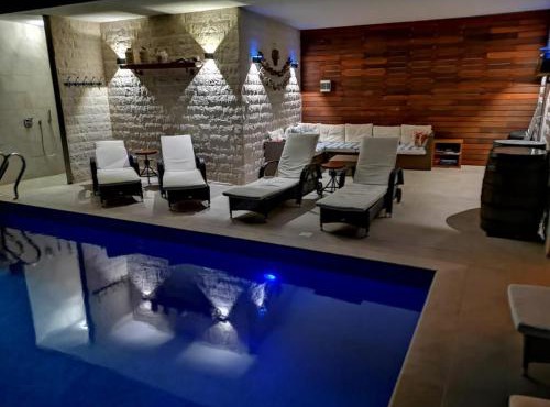 Polly Apartments with swimming pool