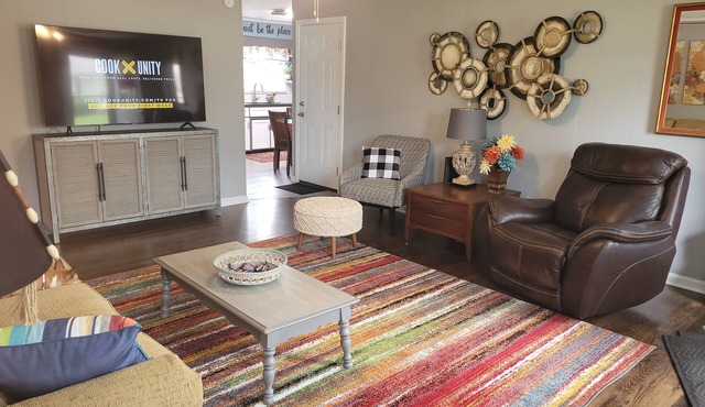 POLLY'S PARADISE.nClose to caves and lakes. nLuxurious, clean, beautiful!nnnn