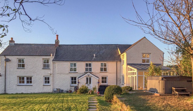 POLSTEIN, pet friendly, character holiday cottage in Threemilestone