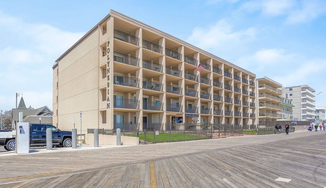 Polynesian 502-Oceanfront 3rd St, WIFI, Elev, W/D, AC