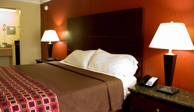 Polynesian Inn