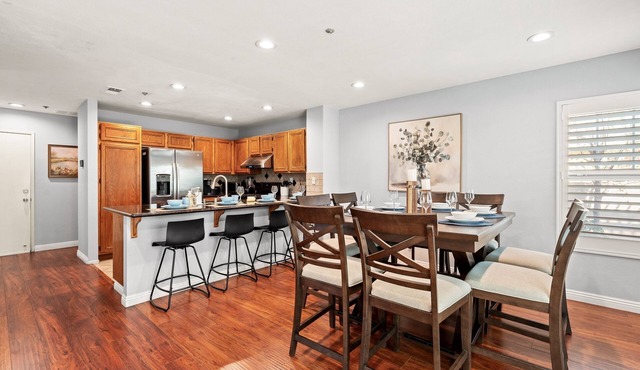 Pomona College/3BD/2.5BA/6Beds