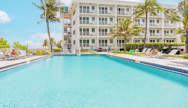 Pompano Beach | Beachside Family Retreat | Pool + Beach | 2BR