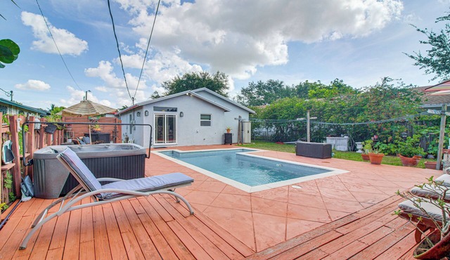 Pompano Beach Bungalow w/Private Pool!
