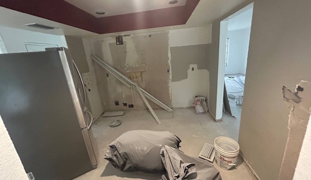 Pompano Beach conveniently located with pool