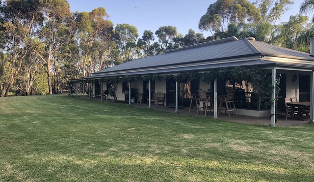 Pompoota Homestead on the River Murray