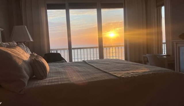 Ponce Inlet, Beautiful Beachfront Condo, Spectacular Ocean Views