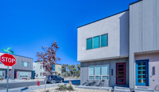 Ponchita West- New 3 Bedroom- minutes to Ski Monarch