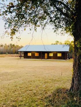 Pond Front Cabin with Hot tub, fire pit and star