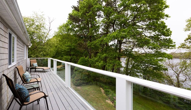 Pond Lily - Recently Remodeled Waterfront 3 Bedroom