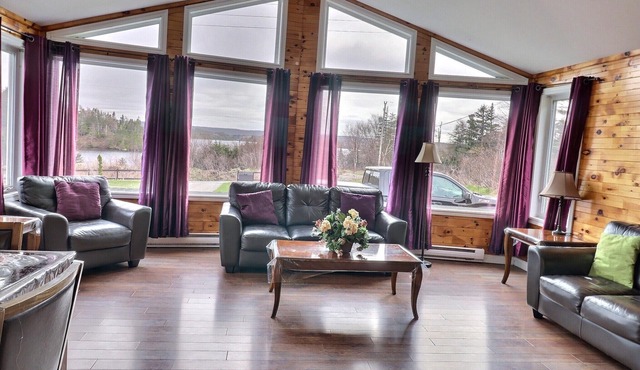 Pond View and Plenty of Room!