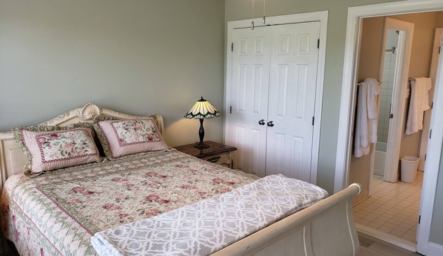 Pond View Room