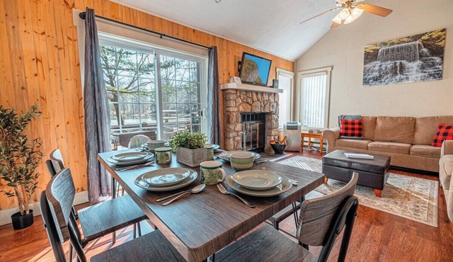 Pond View with FREE Big Boulder Club Access and Fireplace