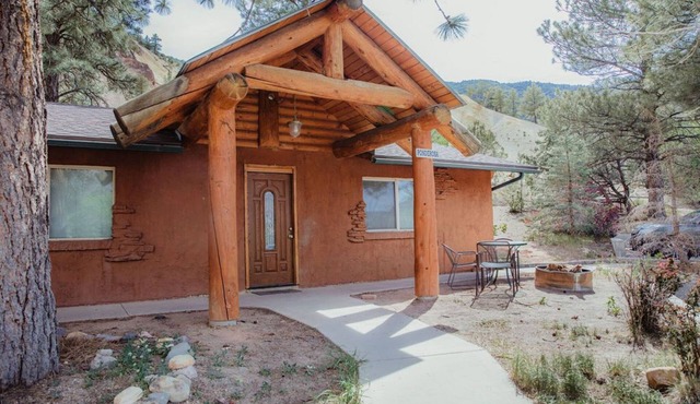 Ponderosa Cabin (Deluxe)