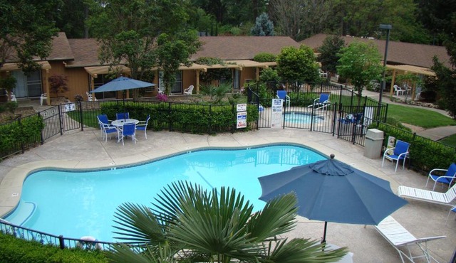 Ponderosa Gardens Motel