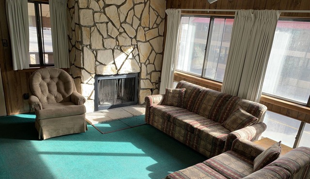 Ponderosa Lodge Suite