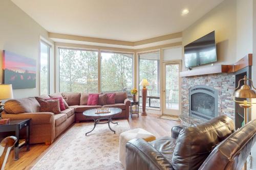 Ponderosa Views & Seclusion in Century West