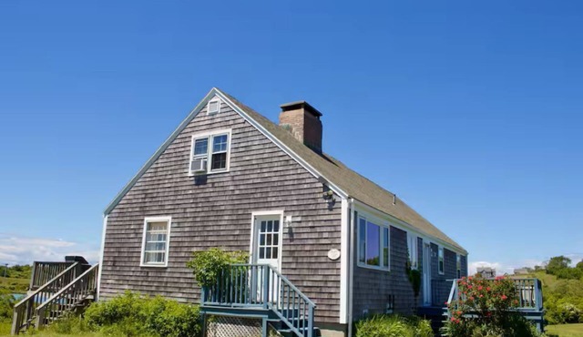 Pondside - Pet Friendly - Block Island - AC - 4BR