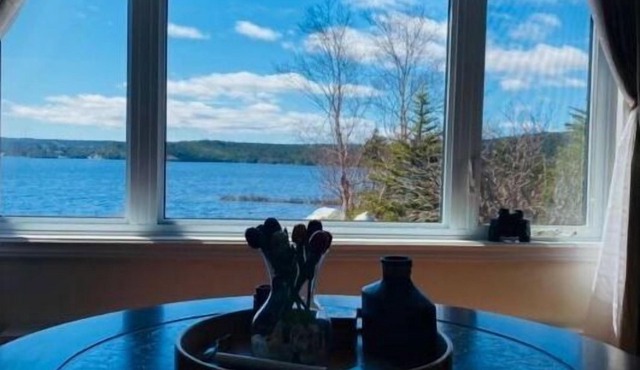 Pondside Three Bedroom Cottage