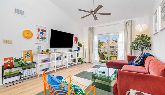 Pondview Condo: 0.5mi to Beach!