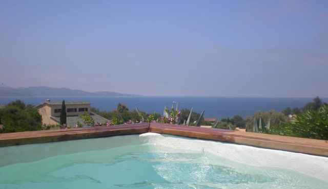 Pont de bateau, sea view with private pool