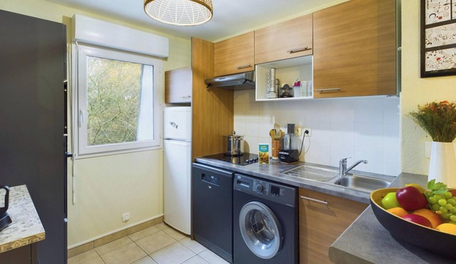 Pont L'Abbé, flat for 4 with a balcony