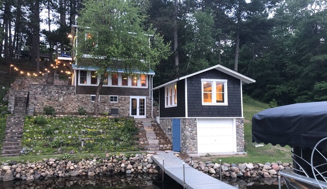 PONTOON BOAT INCLUDED early May thru early October. Quaint cabin on Sibley Lake.