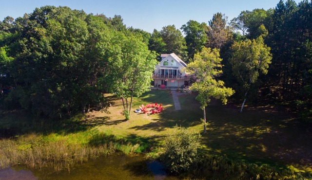 Pontoon Included!! Gorgeous 4-Season Chalet-style Lake Home, Spooner, WI