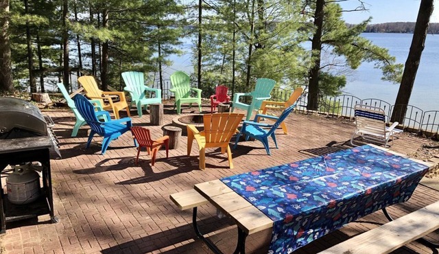 PONTOON NOW INCLUDED! Waterfront Duck Lake Cottage Interlochen, Traverse City!
