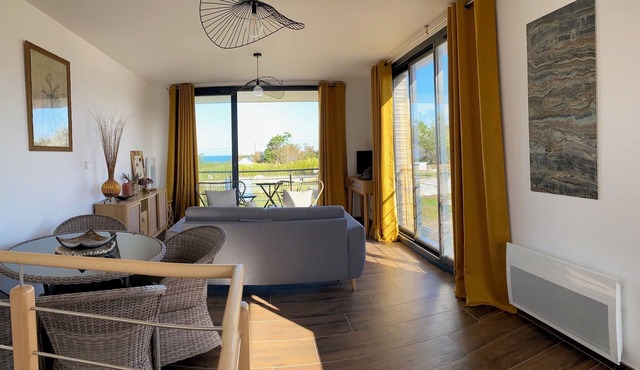 Pontoon's view residence