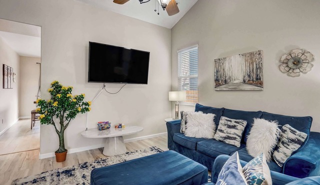 Pony Meadows! Family Escape with BBQ & Workspace