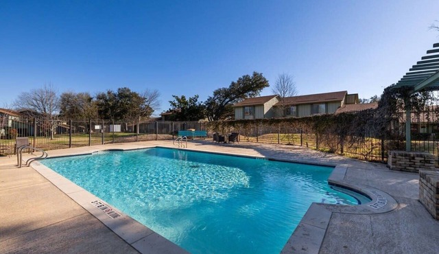 Pool, 3 bedrooms - Artist's Retreat