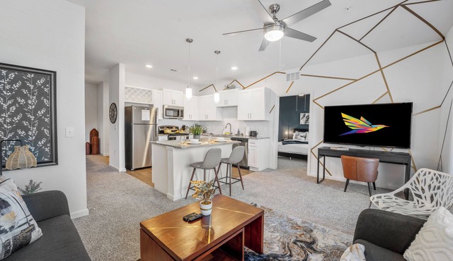POOL 3BR Wildlight Gym Bikes Nature Trails Cornhole Grill Deck near Amelia!