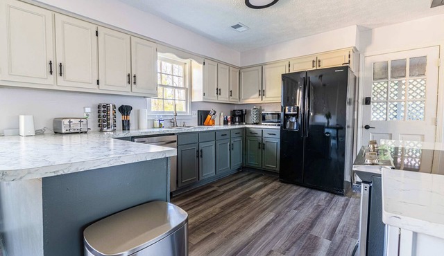 Pool 4BR 2200sqft Pool Table Backyard Grill Near Fort Moore